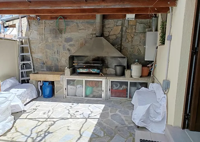 Semesterbostad Aliki's House Foini